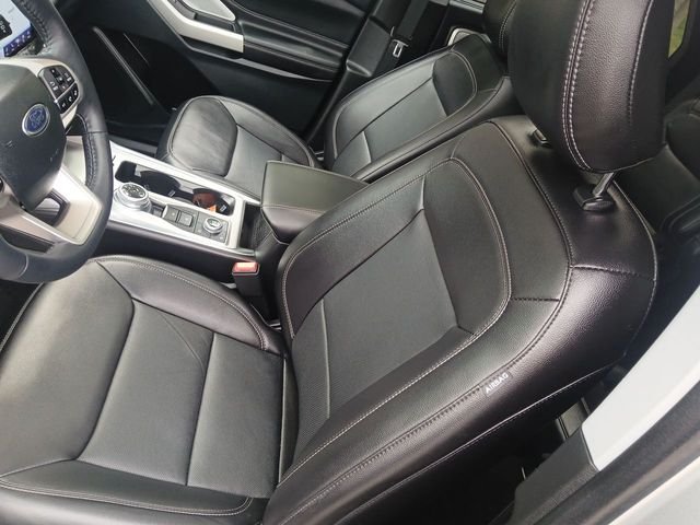 Used 2023 Silver Metallic Ford Limited image 11