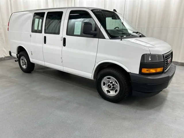 2021 GMC Savana 2500's photo