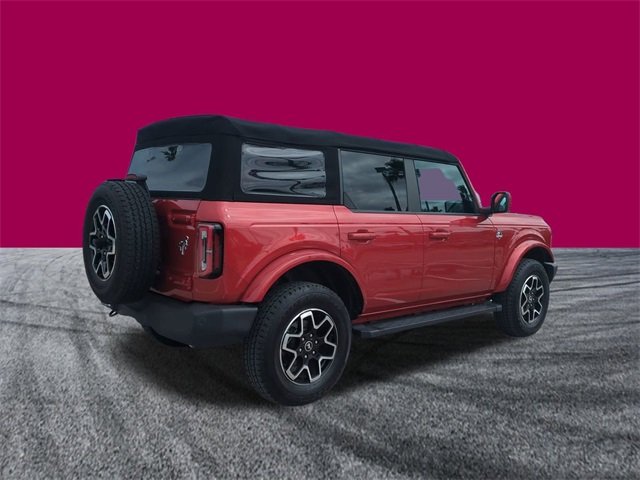 2023 Ford Bronco Outer Banks photo 2