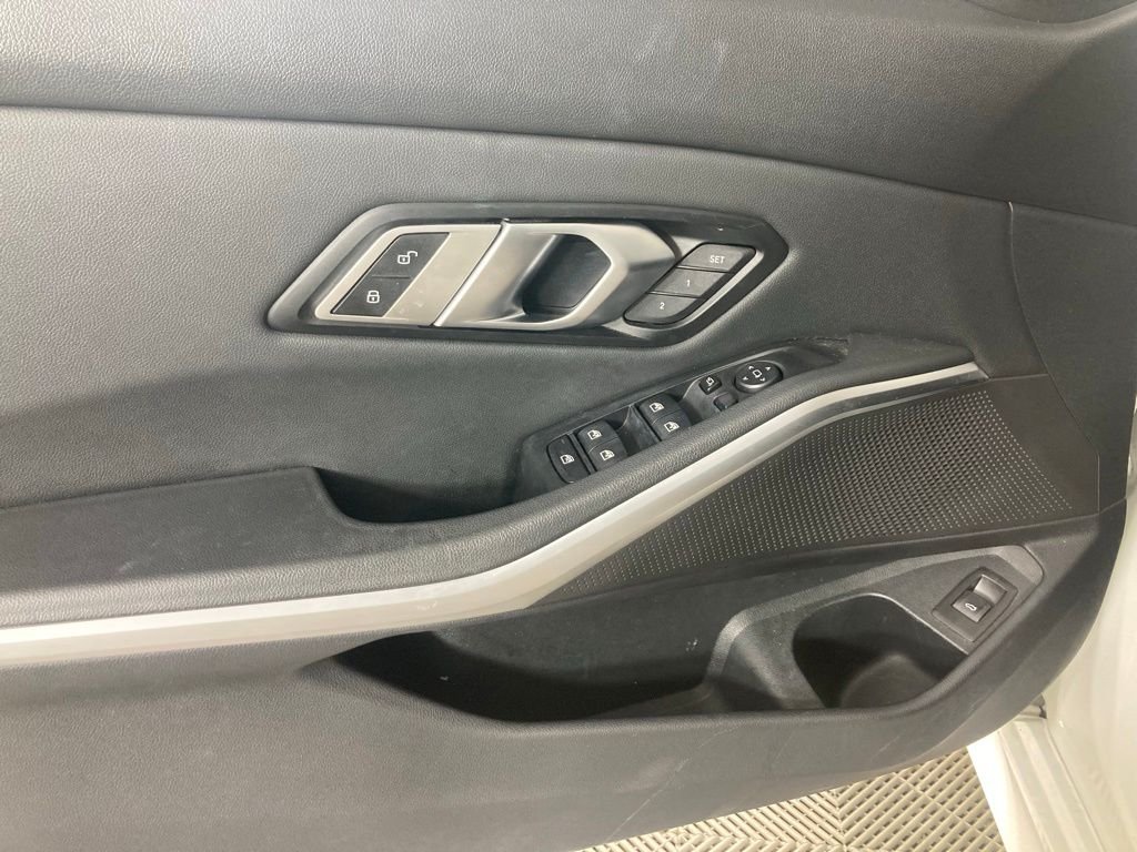 2020 BMW 3 Series 330i - Photo 9
