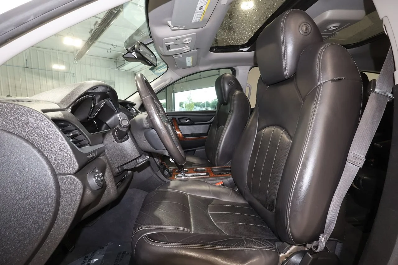Used 2014 White Diamond Tricoat Chevrolet LTZ image 14