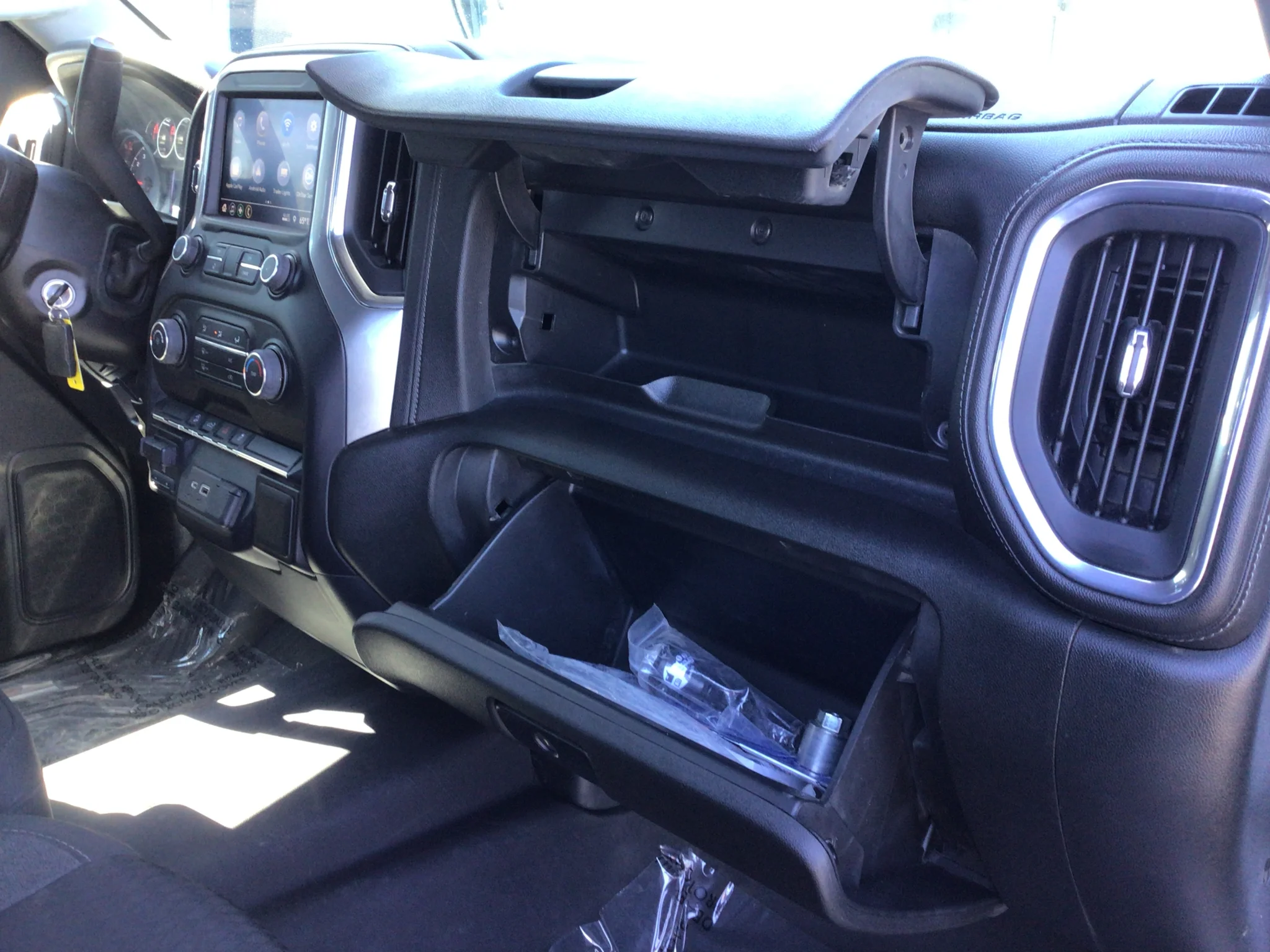 Used 2022 SUMMIT WHITE Chevrolet LT image 16