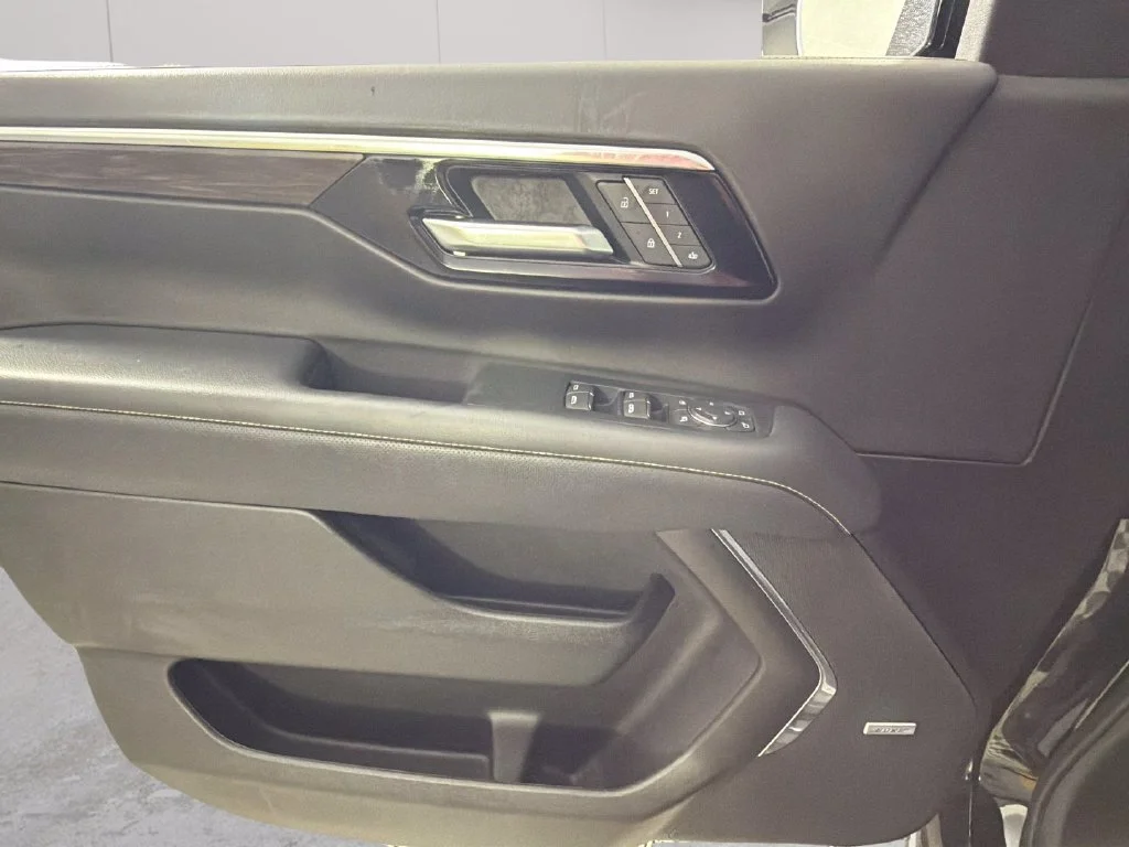 Used 2025 Black Chevrolet Premier image 20