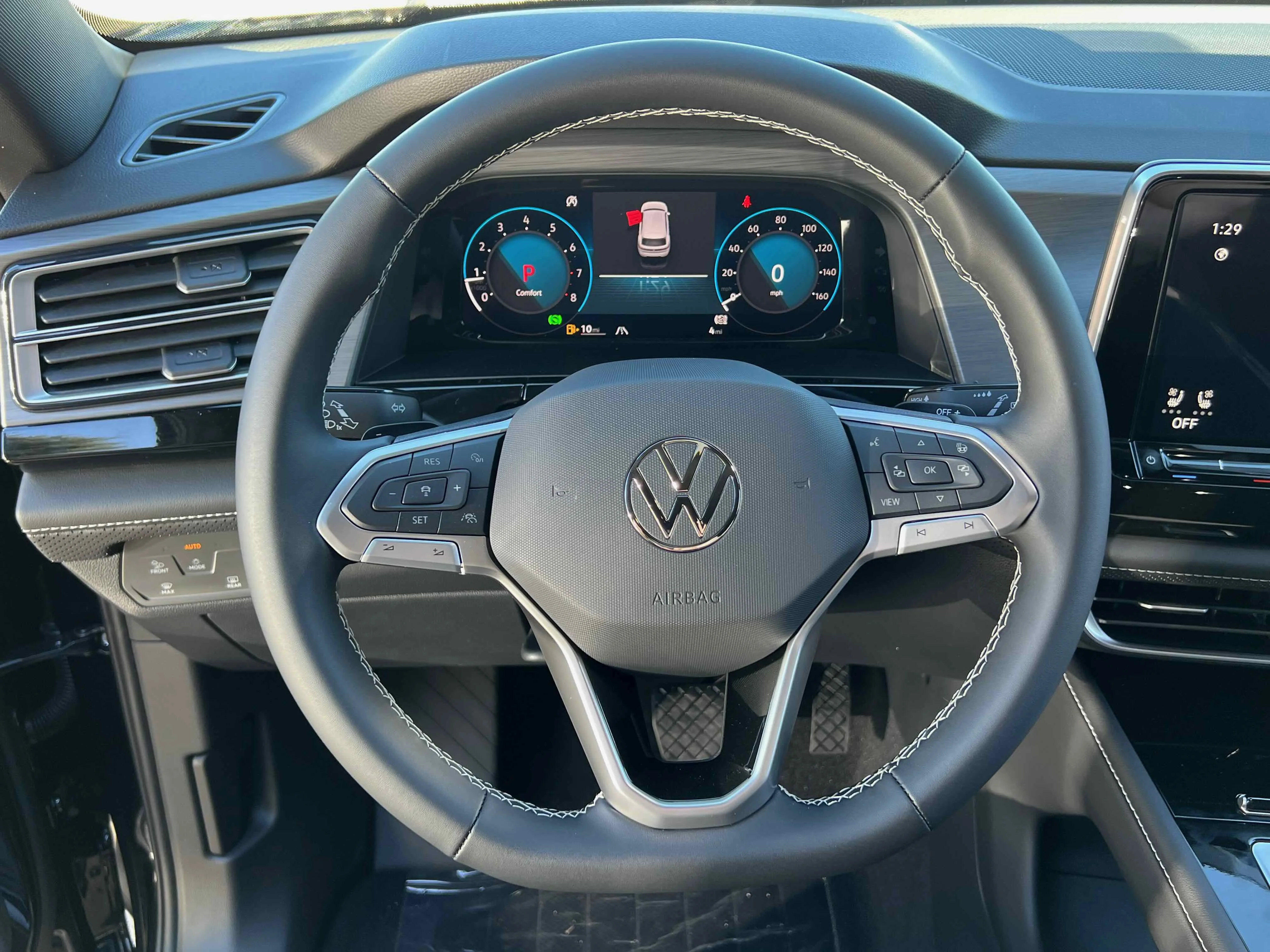 New 2026 Deep Black Volkswagen 2.0T SE w/Technology image 31