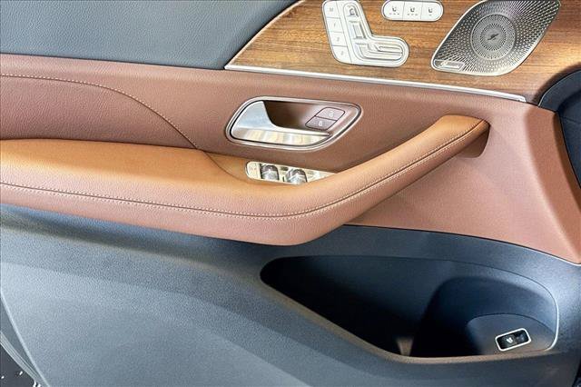 2026 Mercedes-Benz GLS Base - Photo 45