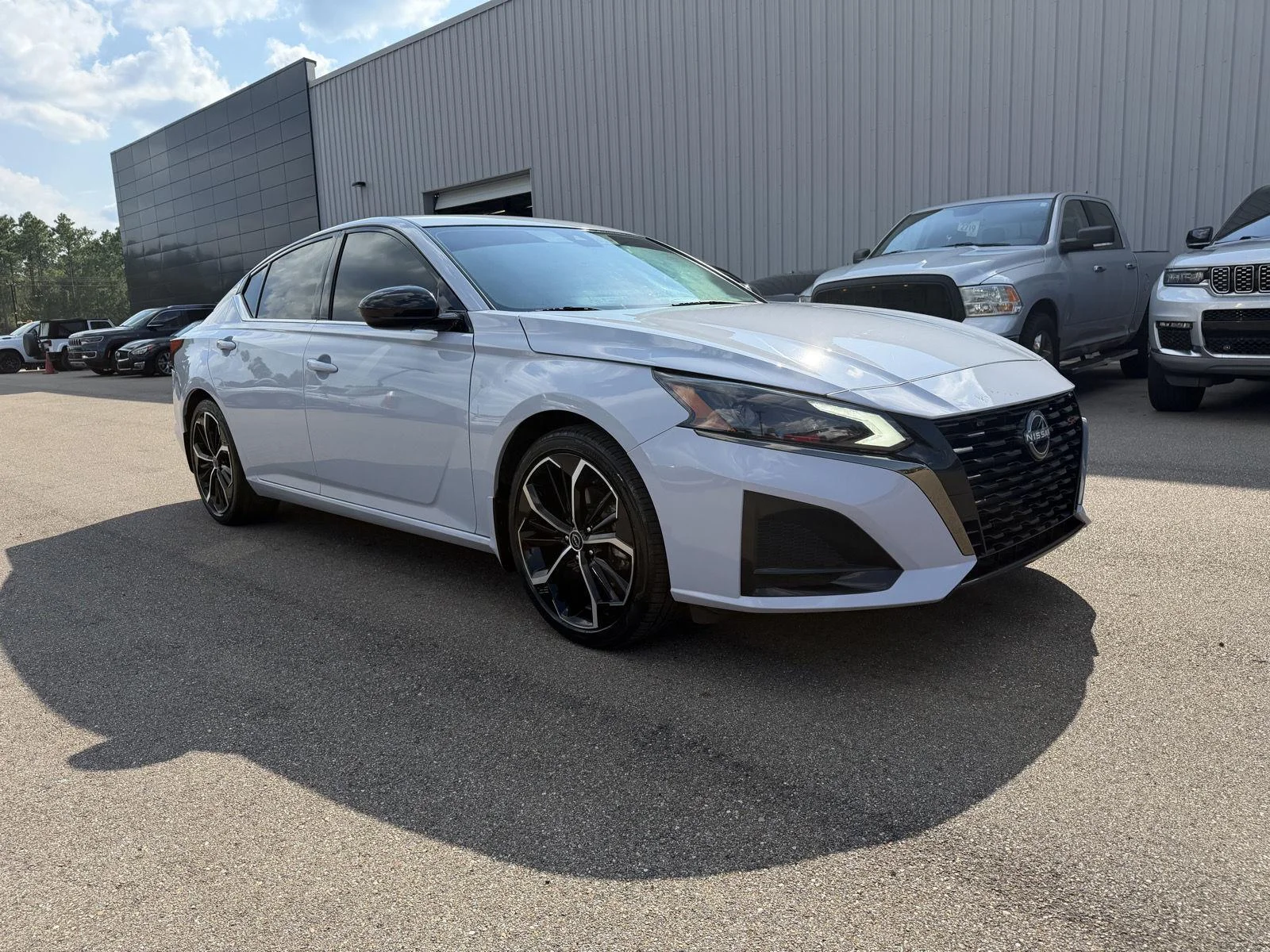Used 2023 Gray Sky Pearl Nissan 2.5 SR image 3