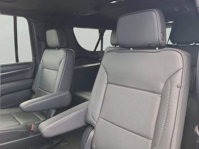 Used 2024 Onyx Black GMC Denali image 8