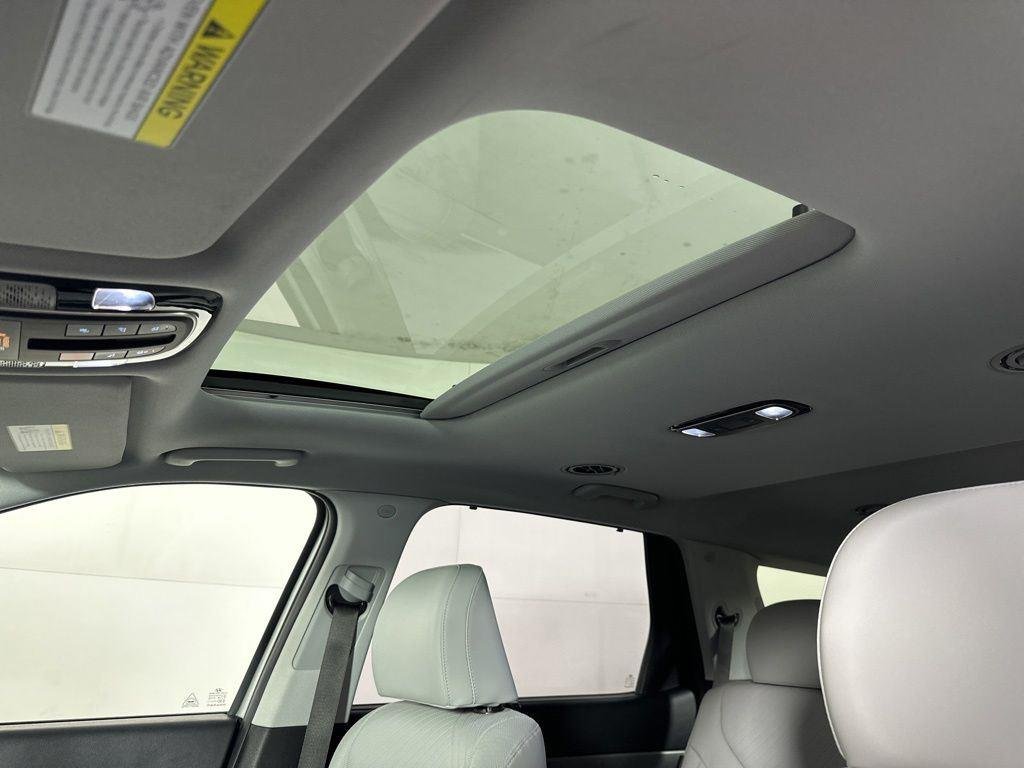 Used 2023 Silver Hyundai SEL image 30