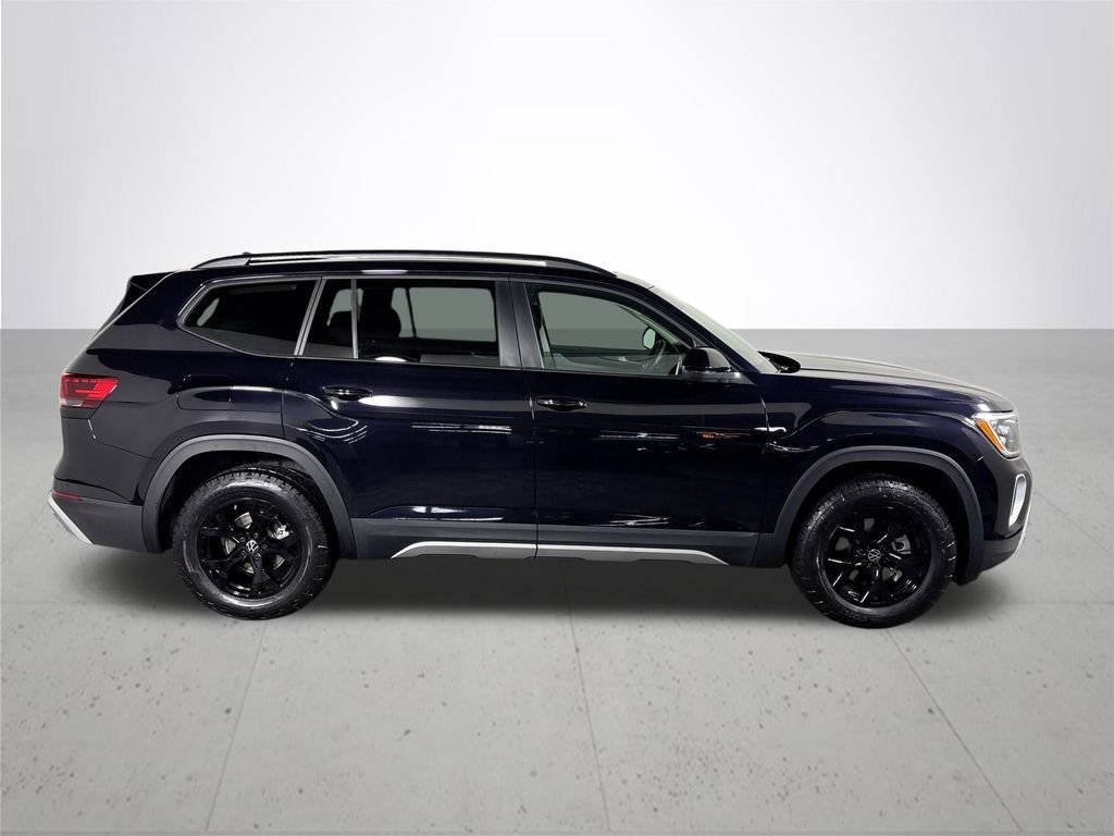New 2026 Deep Black Pearl Volkswagen Peak Edition image 5