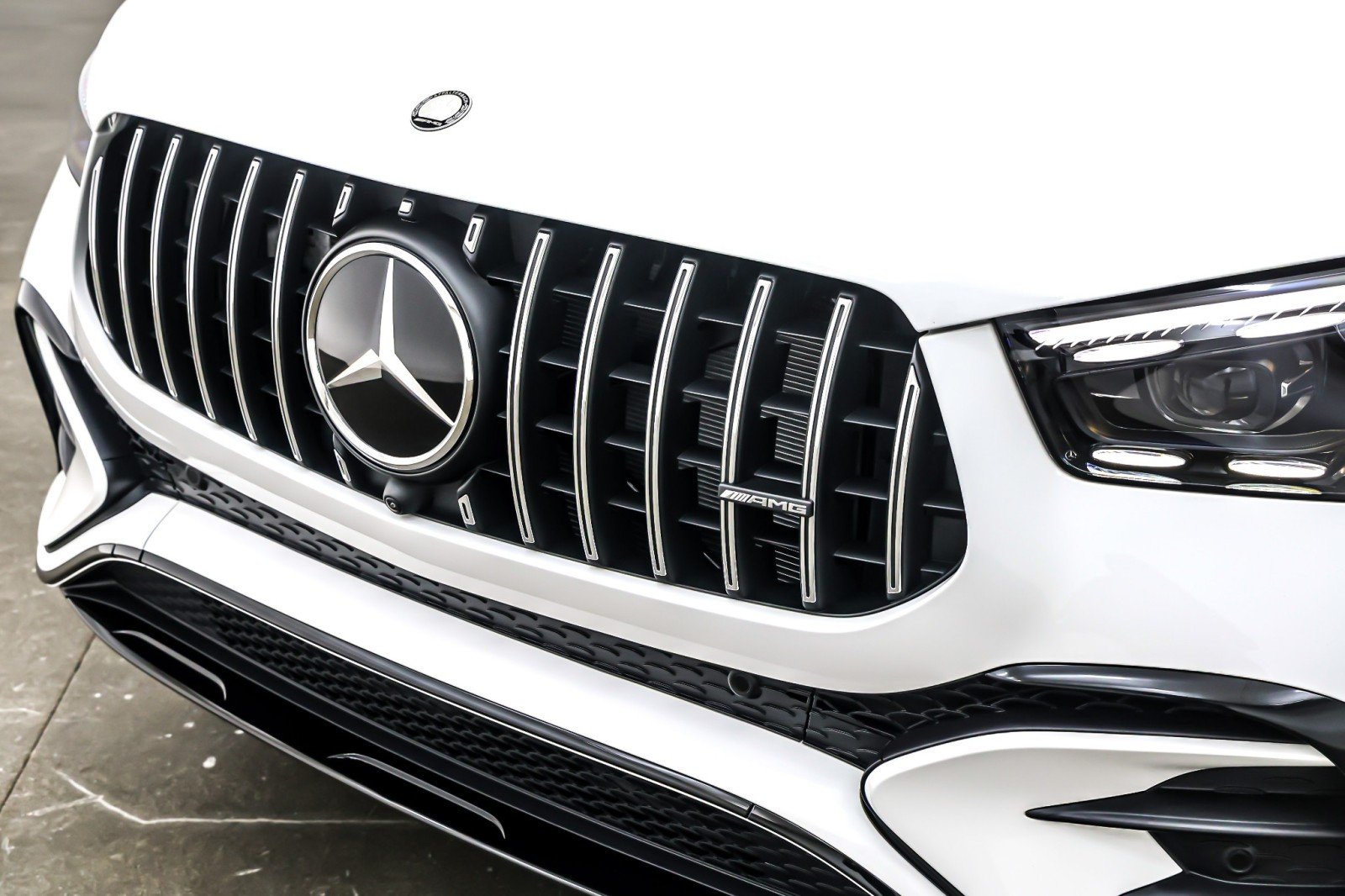 New 2026 Polar White Mercedes-Benz AMG® GLE 53 4MATIC+ SUV image 13
