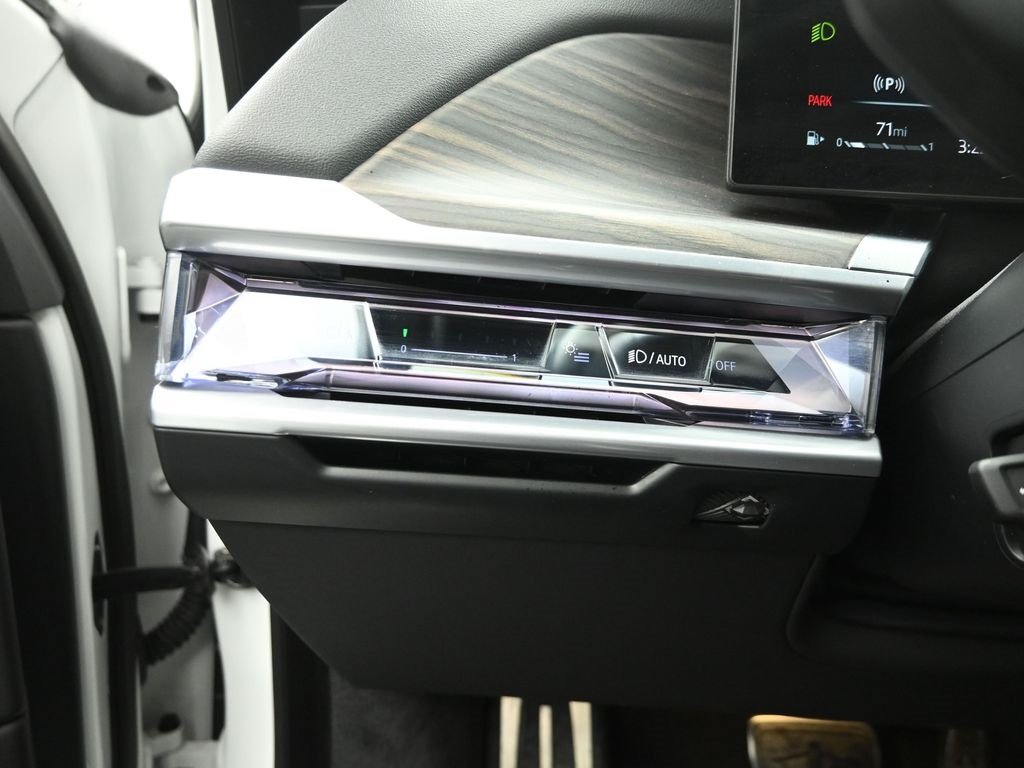 2023 BMW 760I - Image 19