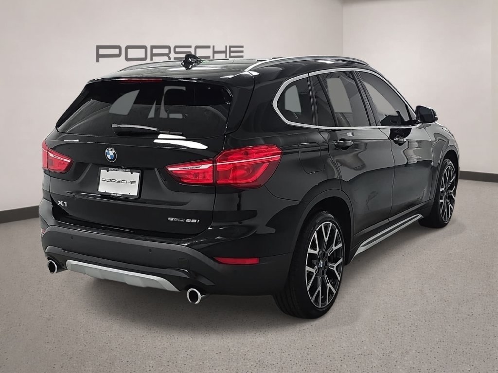 Used 2021 Jet Black BMW sDrive28i image 7