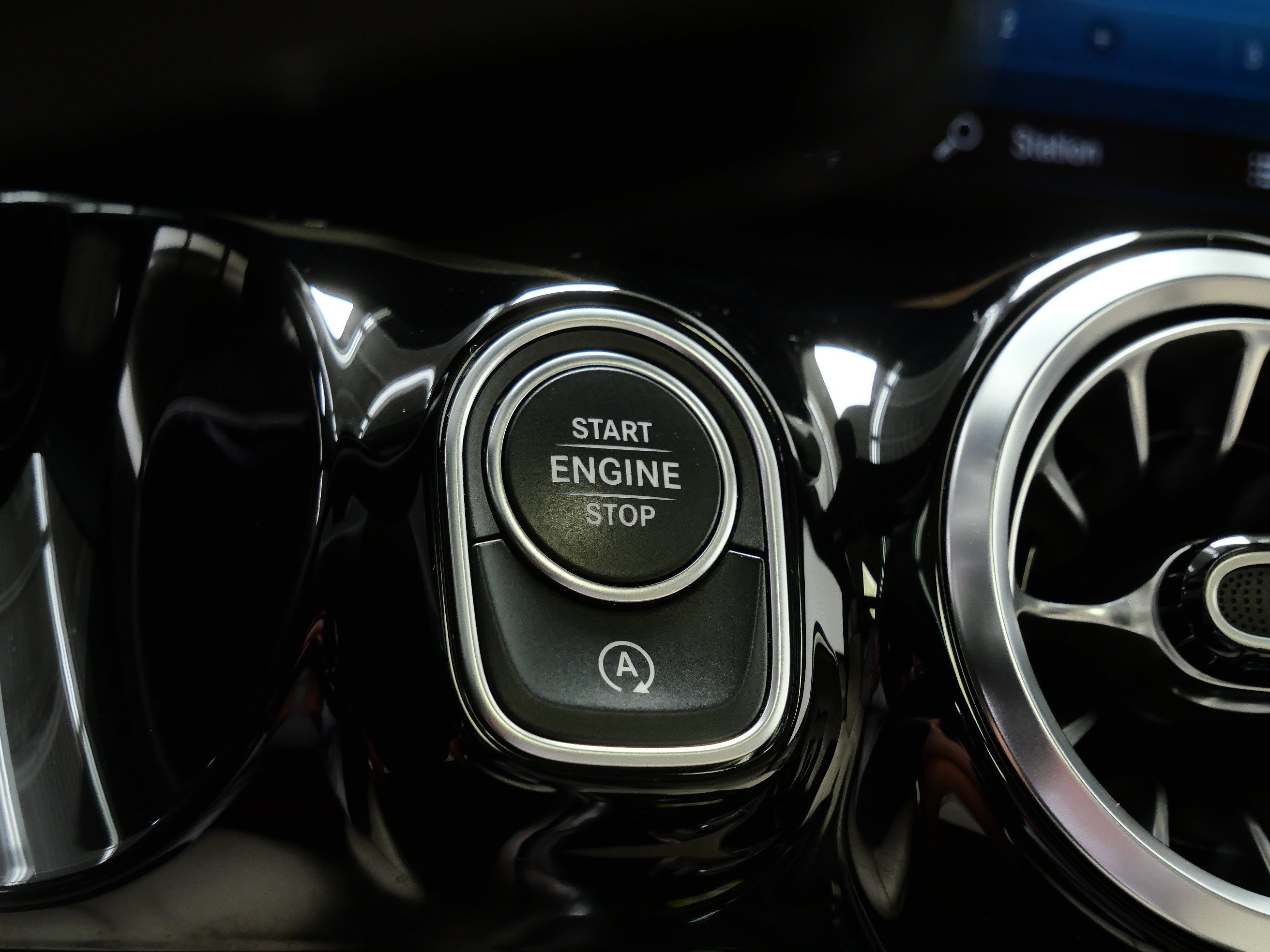 Certified Used 2023 Denim Blue Metallic Mercedes-Benz GLA 250 image 27