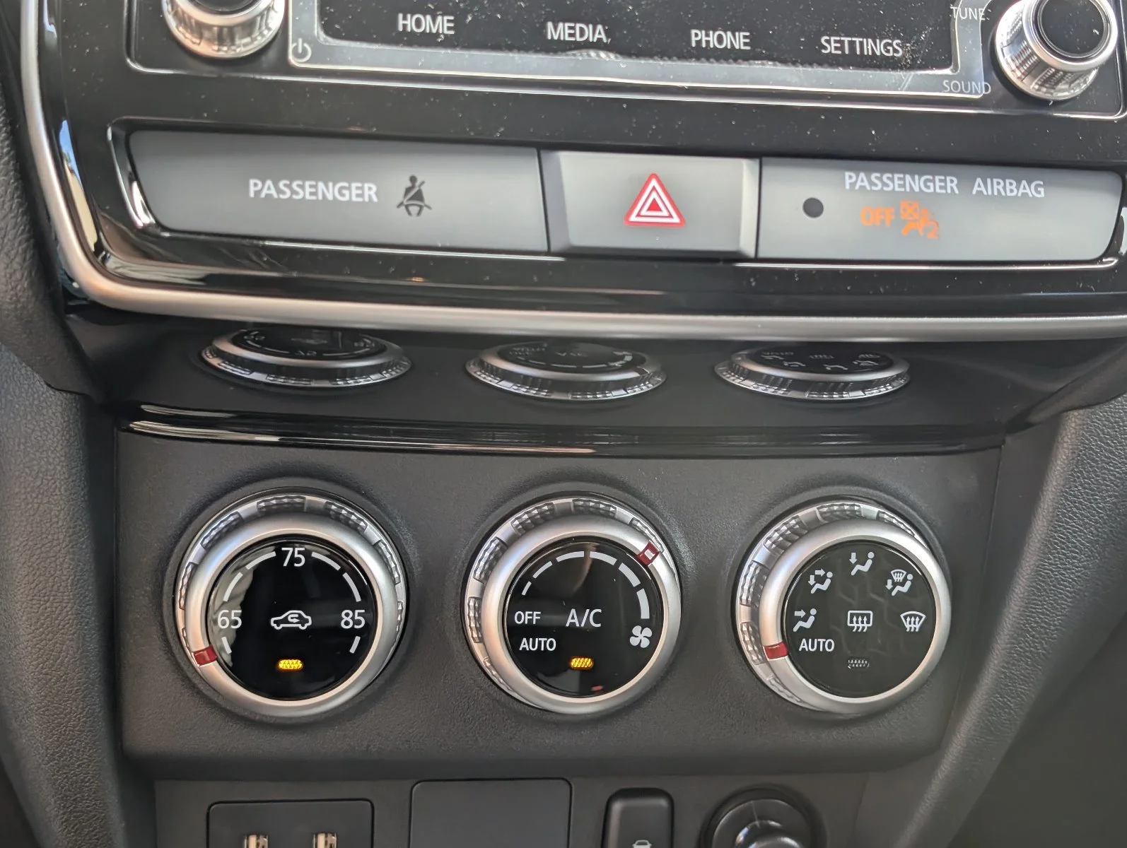 New 2027 Blue Mitsubishi 2.0 ES image 19