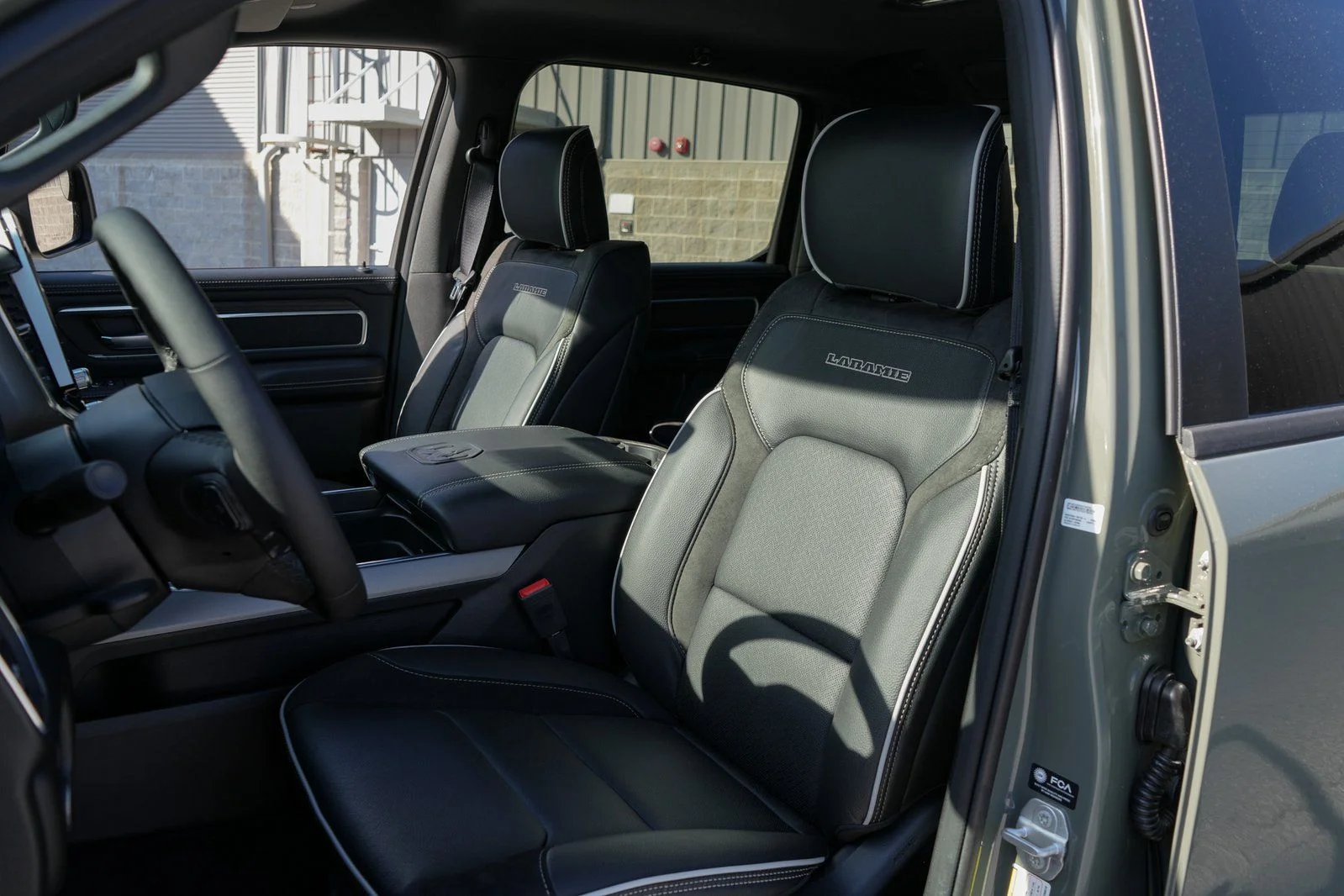 New 2026 Canyon Lake Exterior Paint RAM Laramie image 15
