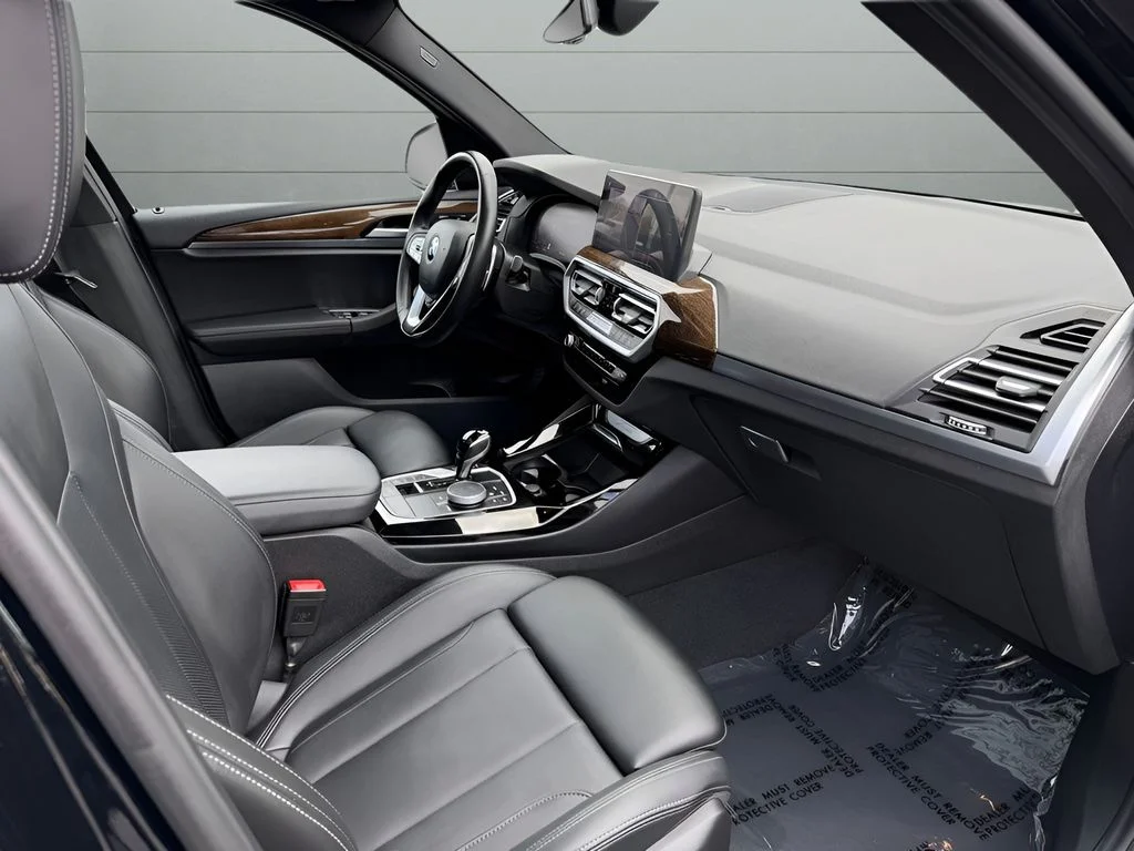 Used 2023 Black BMW xDrive30i image 28