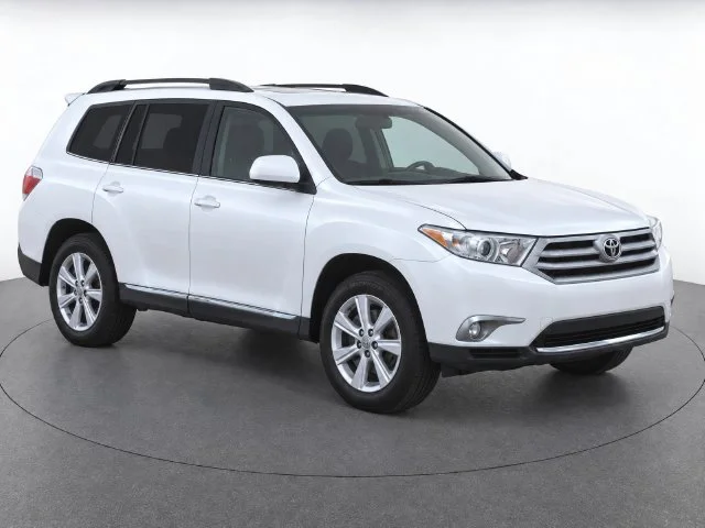 Used 2012 Blizzard Pearl Toyota SE image 1