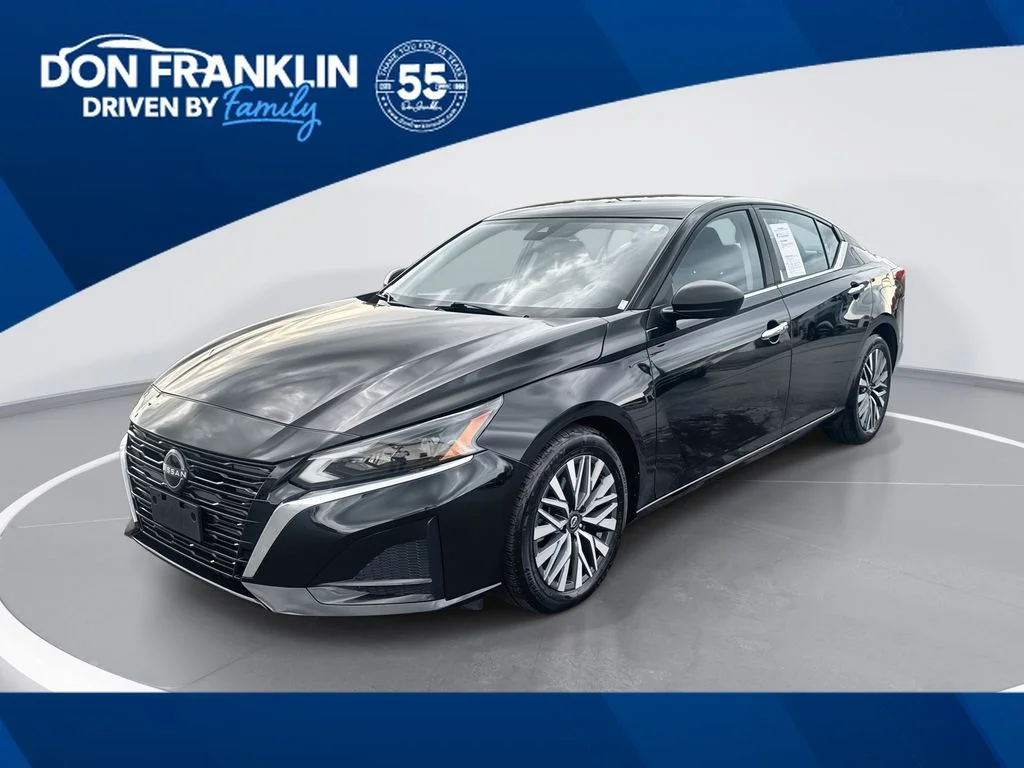 Used 2024 Black Nissan 2.5 SV image 1