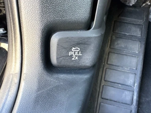 Used 2022 Black Ford SE image 43