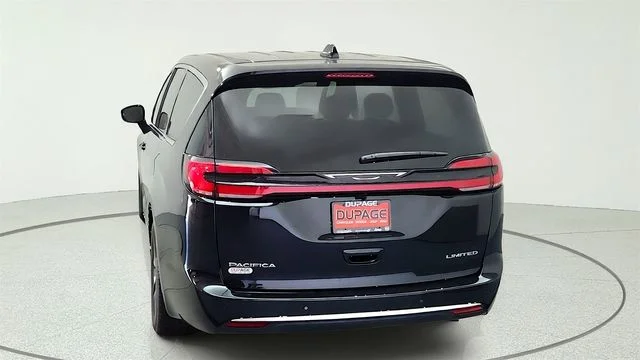 New 2027 Diamond Black Crystal Pearl-Coat Exterior Paint Chrysler Limited image 10