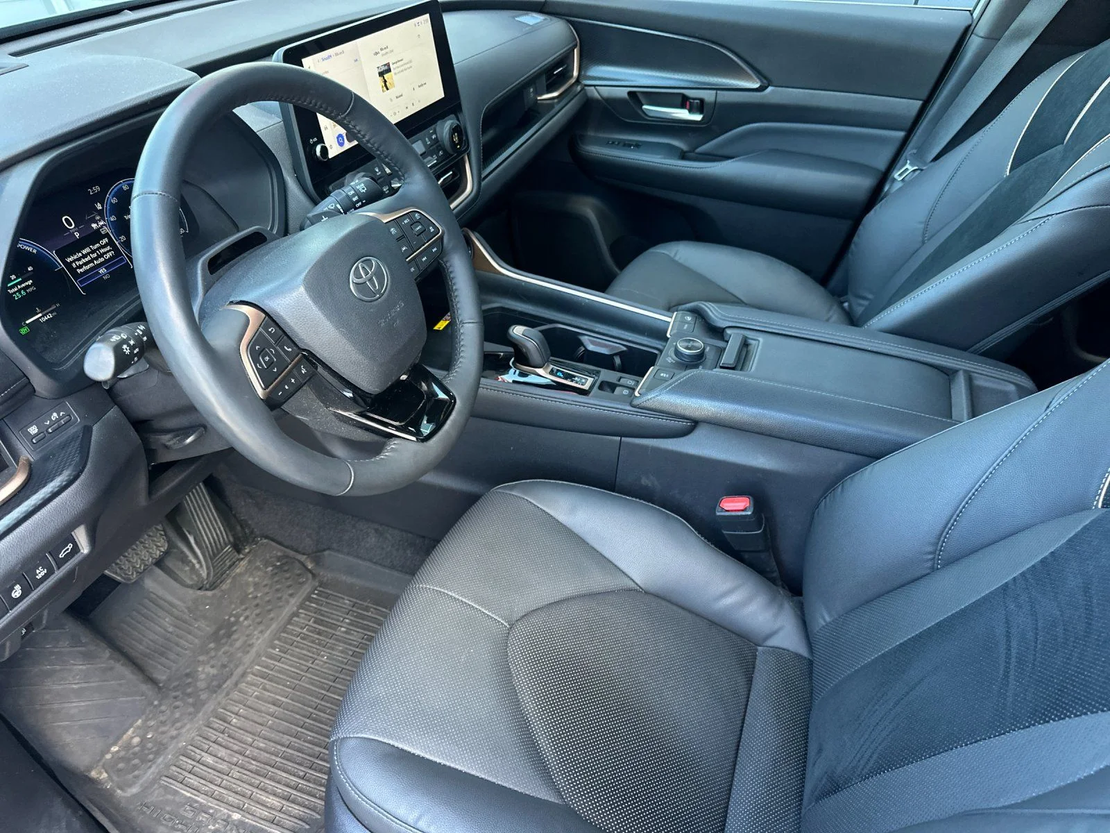 Used 2025 Cement Toyota MAX Platinum image 9