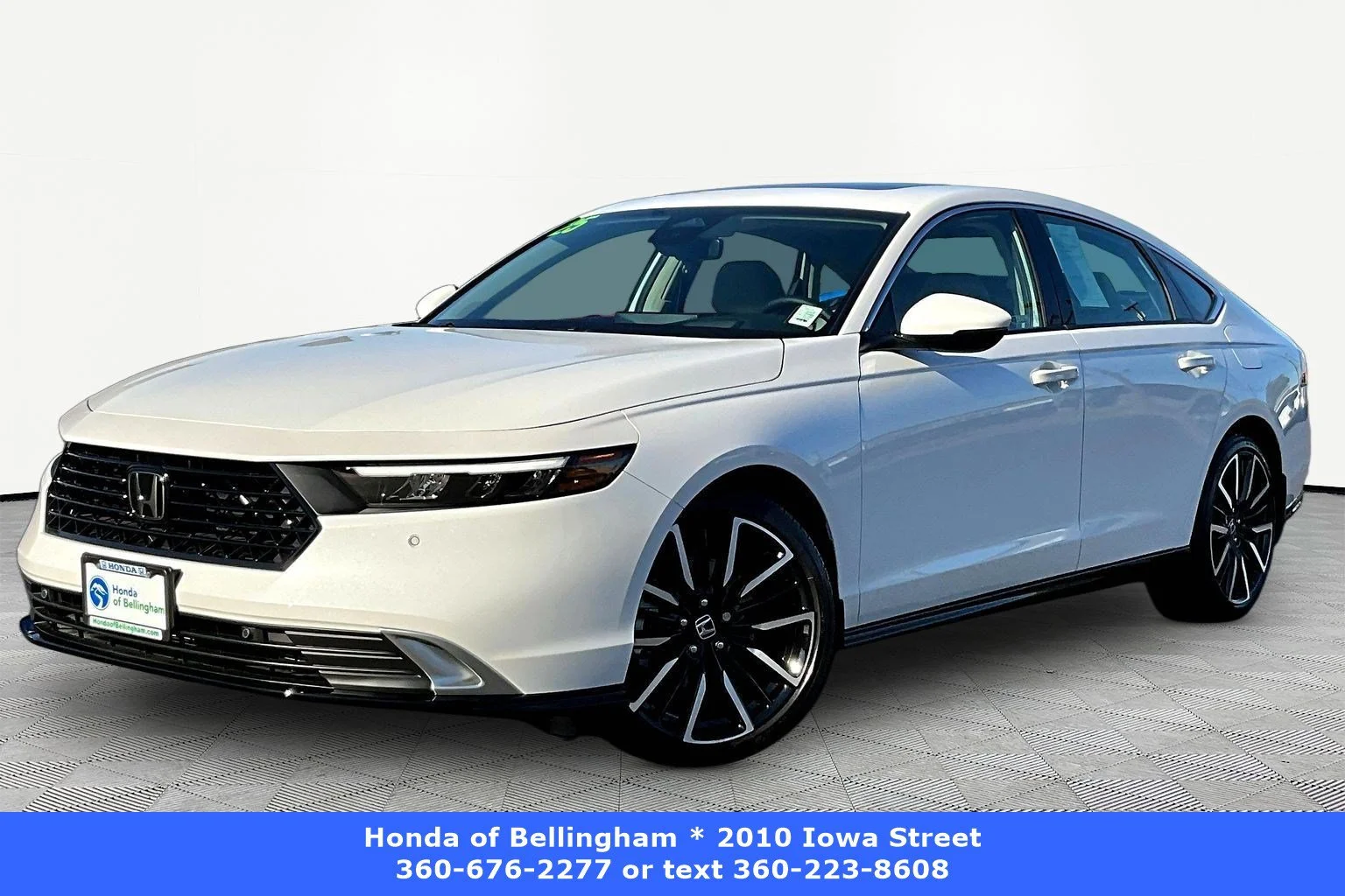 Certified Used 2025 Platinum White Pearl Honda HYBRID TOURING image 35