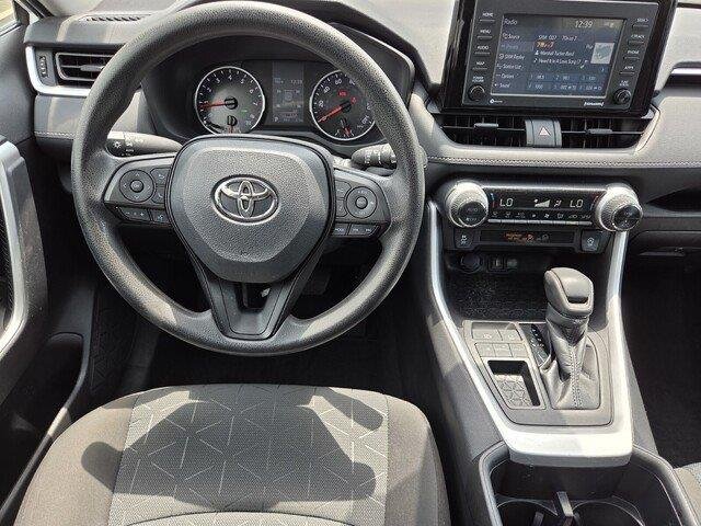 Used 2022 White Toyota XLE image 22
