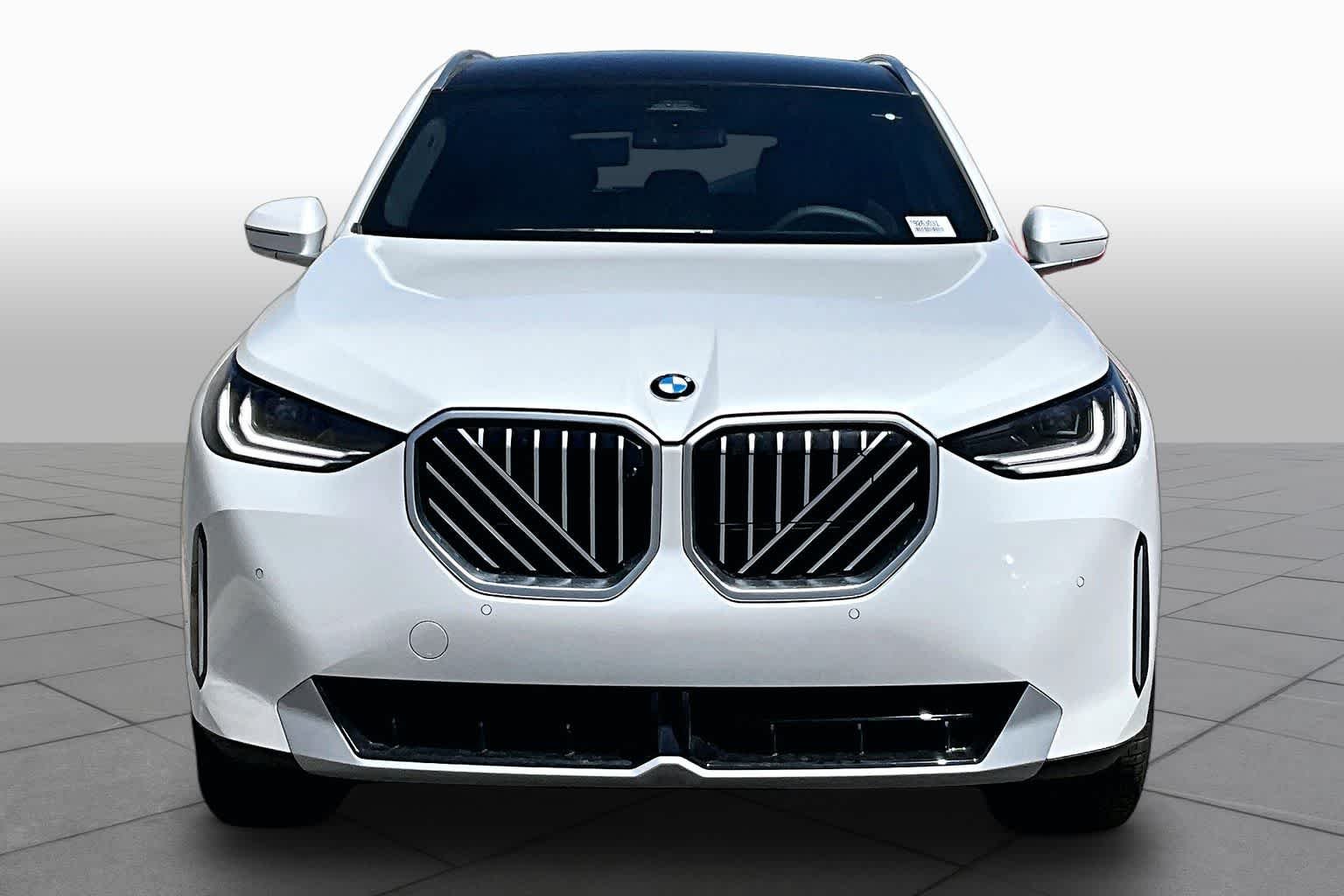New 2026 Mineral White Metallic BMW 30 xDrive image 3