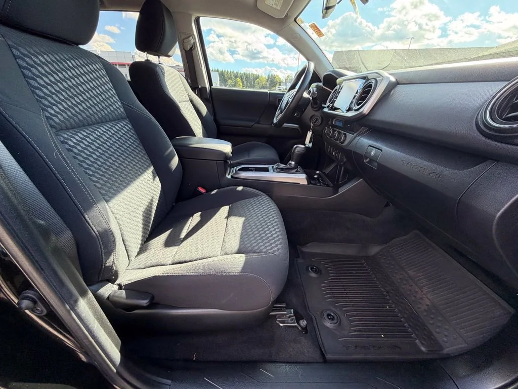 Used 2021 Black Toyota SR5 image 33