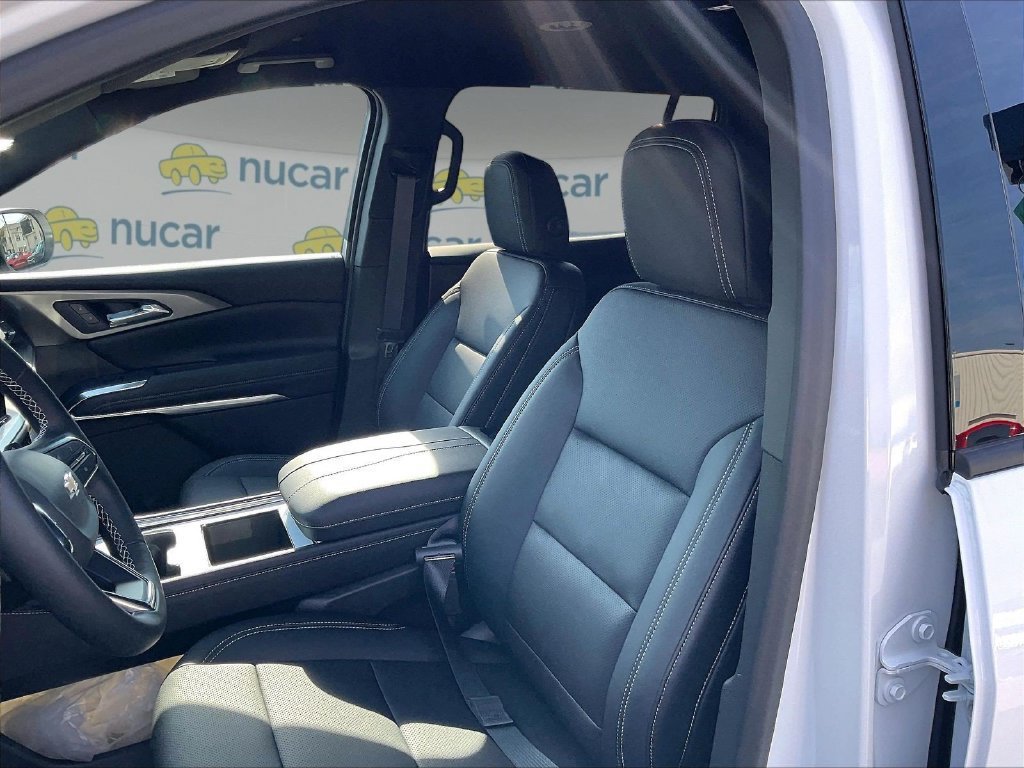 2027 Chevrolet Traverse LT - Photo 11