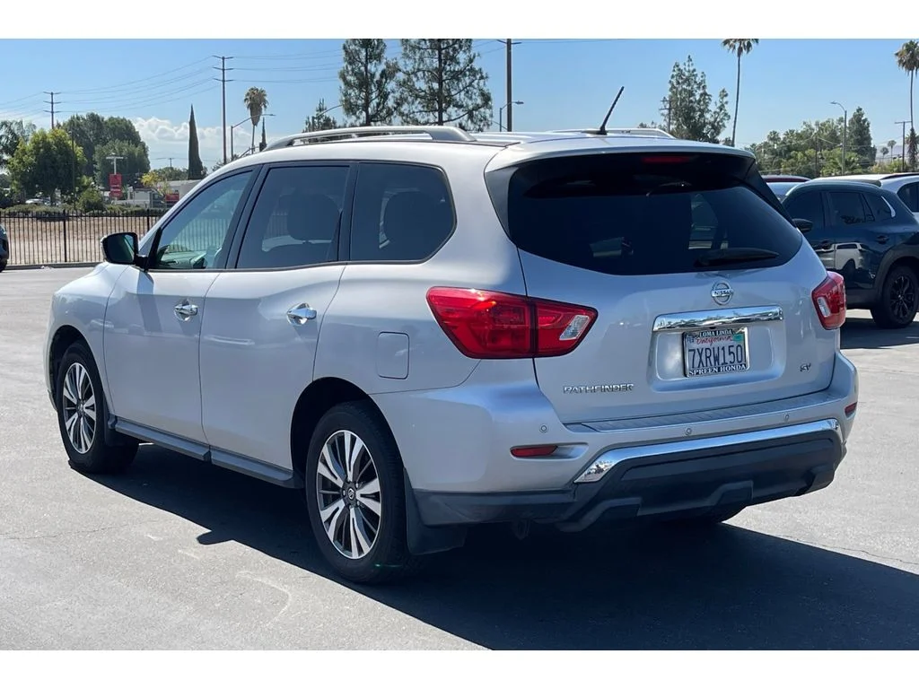 Used 2017 Brilliant Silver Metallic Nissan SV image 3
