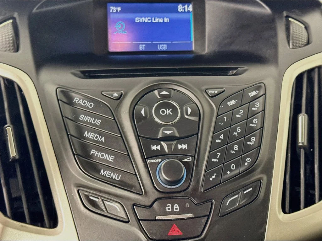Used 2014 Oxford White Ford SE image 16
