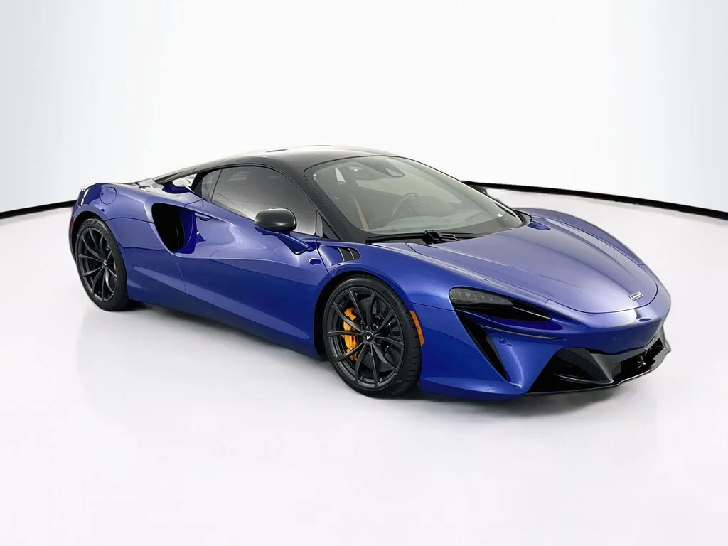Used 2023 Blue McLaren  image 3