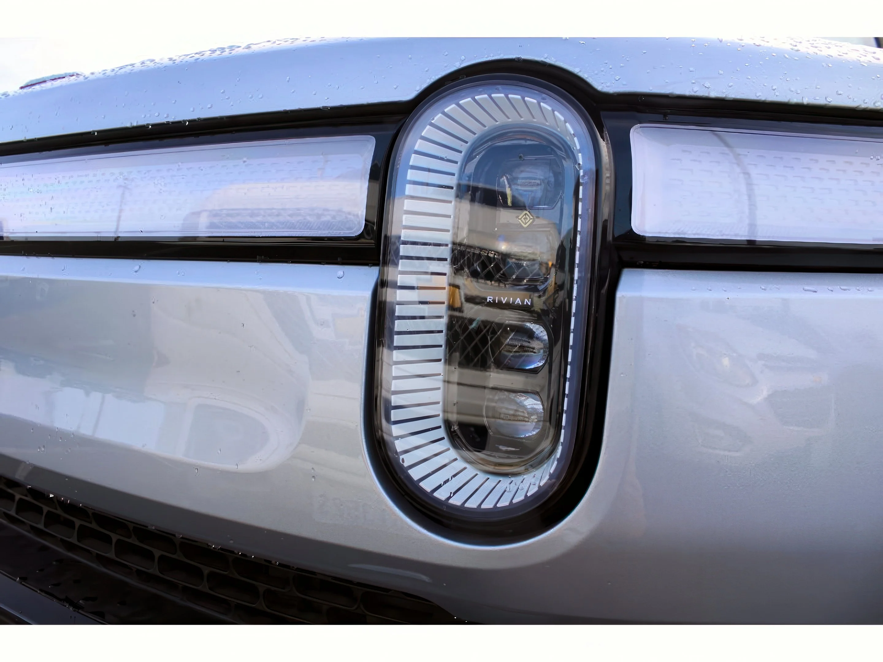 2023 Rivian R1T Adventure - Photo 11