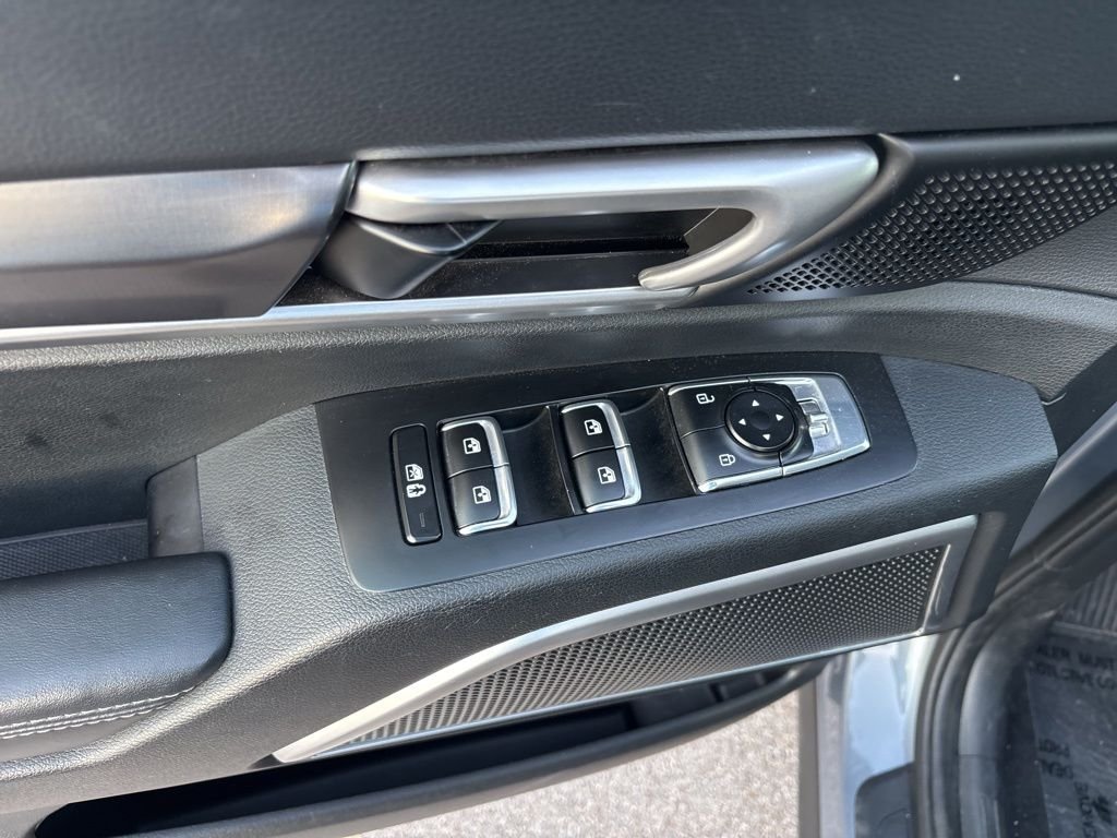 Certified Used 2025 Silver Kia S image 23