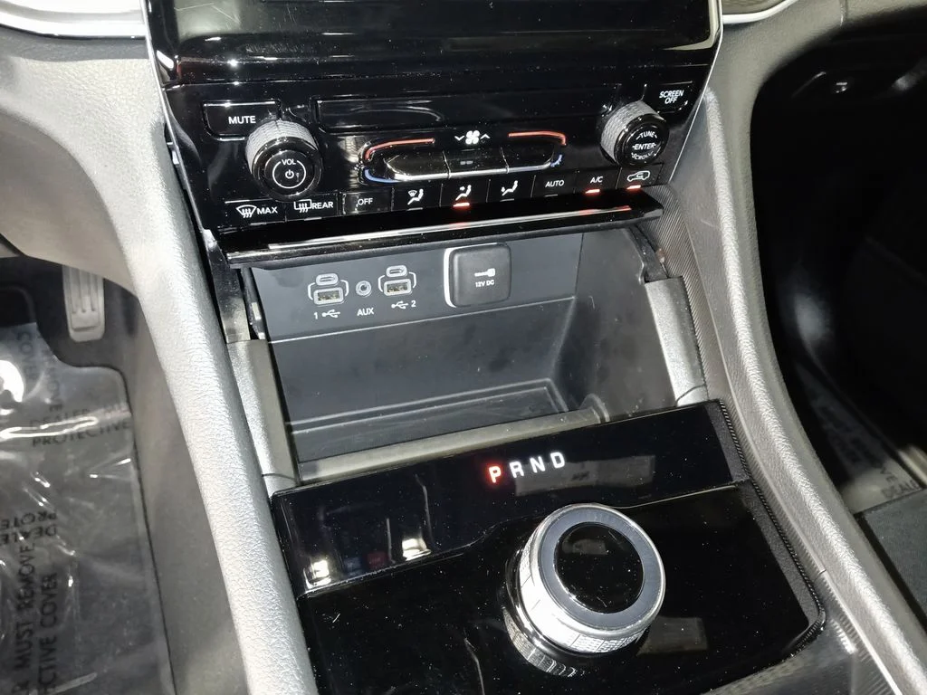 Used 2025 Black Jeep Laredo image 21