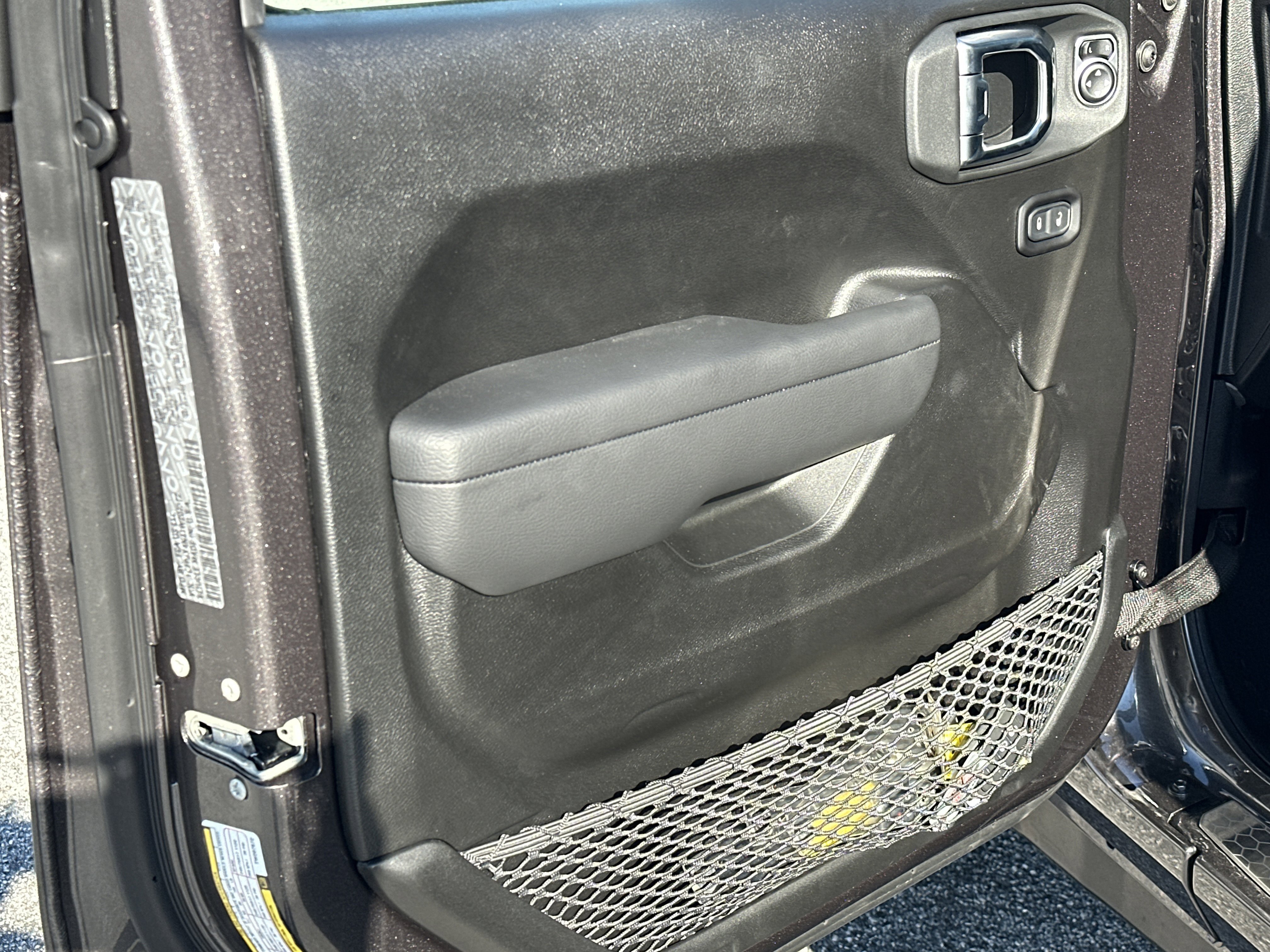 New 2026 Granite Crystal Metallic Clear-Coat Exterior Paint Jeep Sport S image 11