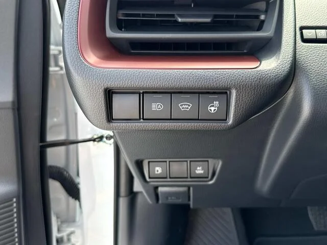 2026 Toyota Prius Plug-in Hybrid XSE - Photo 13