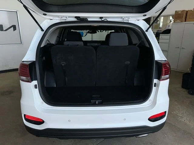 Used 2019 White Kia LX image 21