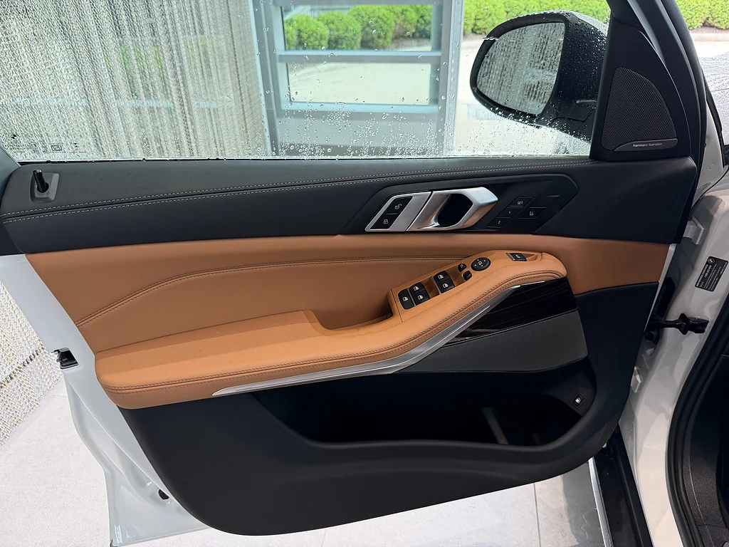New 2026 Mineral White Metallic BMW xDrive50e image 11