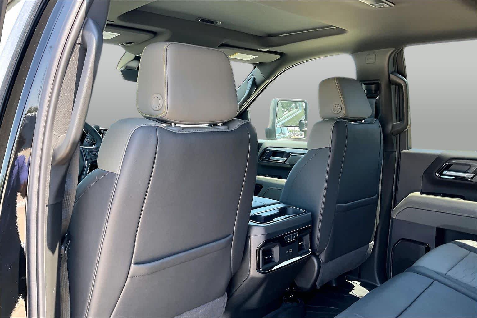 2026 Chevrolet Silverado 2500 HD ZR2 - Photo 22