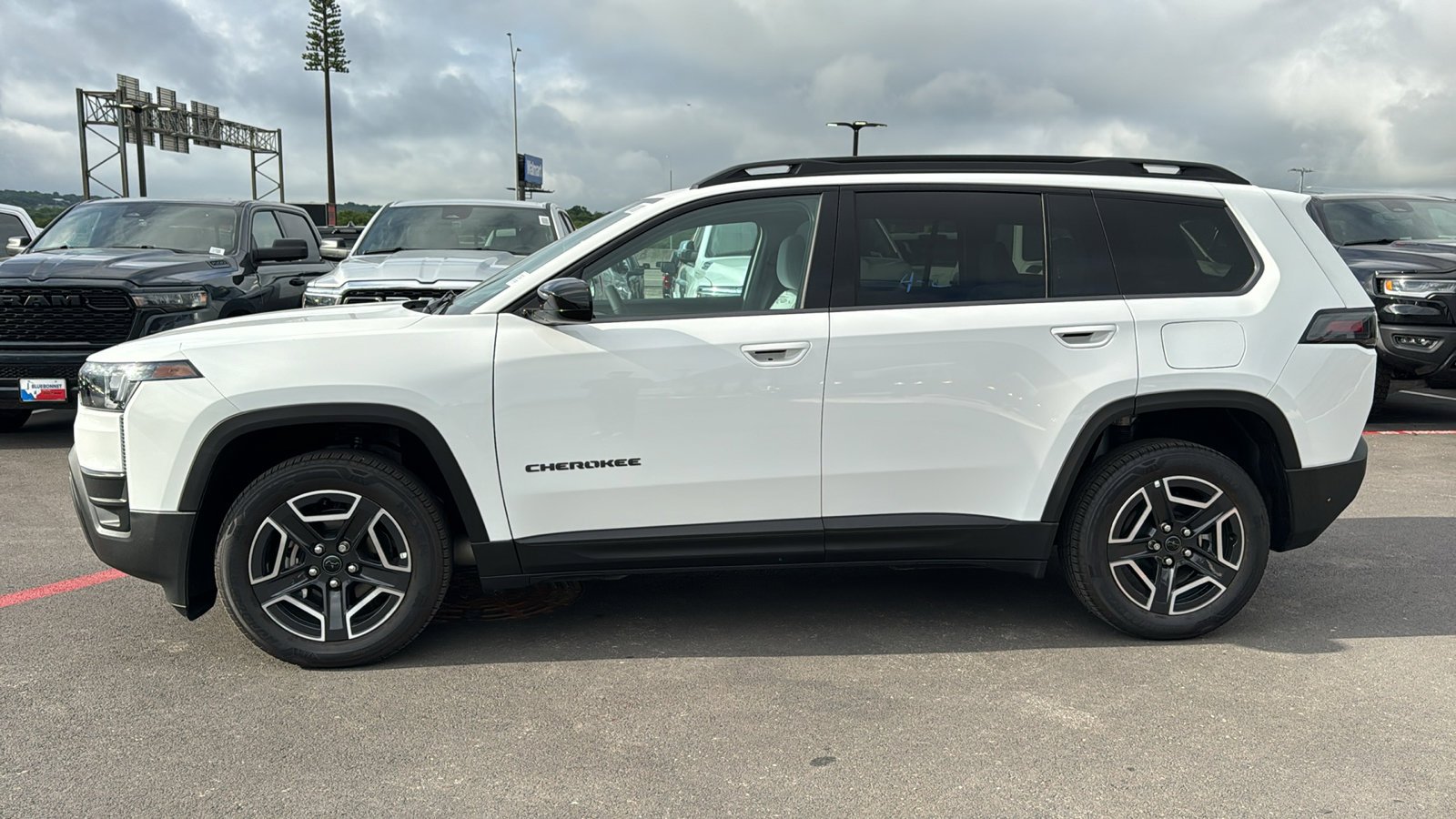 New 2026 Bright White Clear-Coat Exterior Paint Jeep Laredo image 8