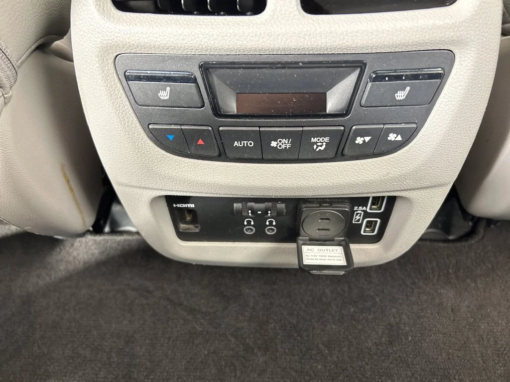 Used 2019 Silver Honda Touring image 17