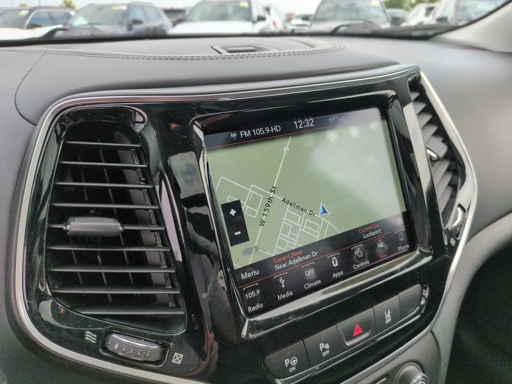 Certified Used 2019 White Jeep Overland image 23