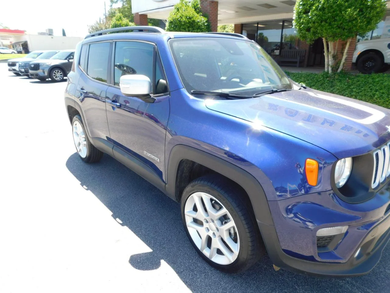 Used 2021 Jeep Renegade Islander with VIN ZACNJDBB8MPM94226 for sale in Hawkinsville, GA