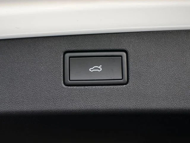 New 2026 White/off-white Volkswagen 2.0T SE image 33