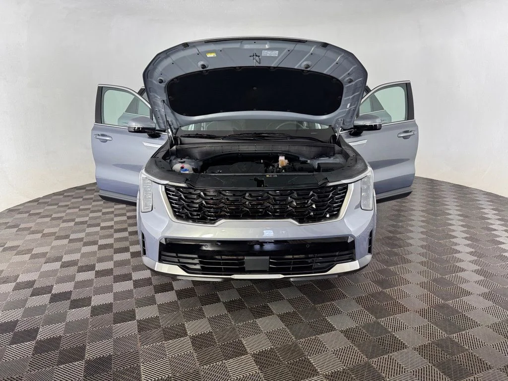 Used 2025 Silver Kia S image 12
