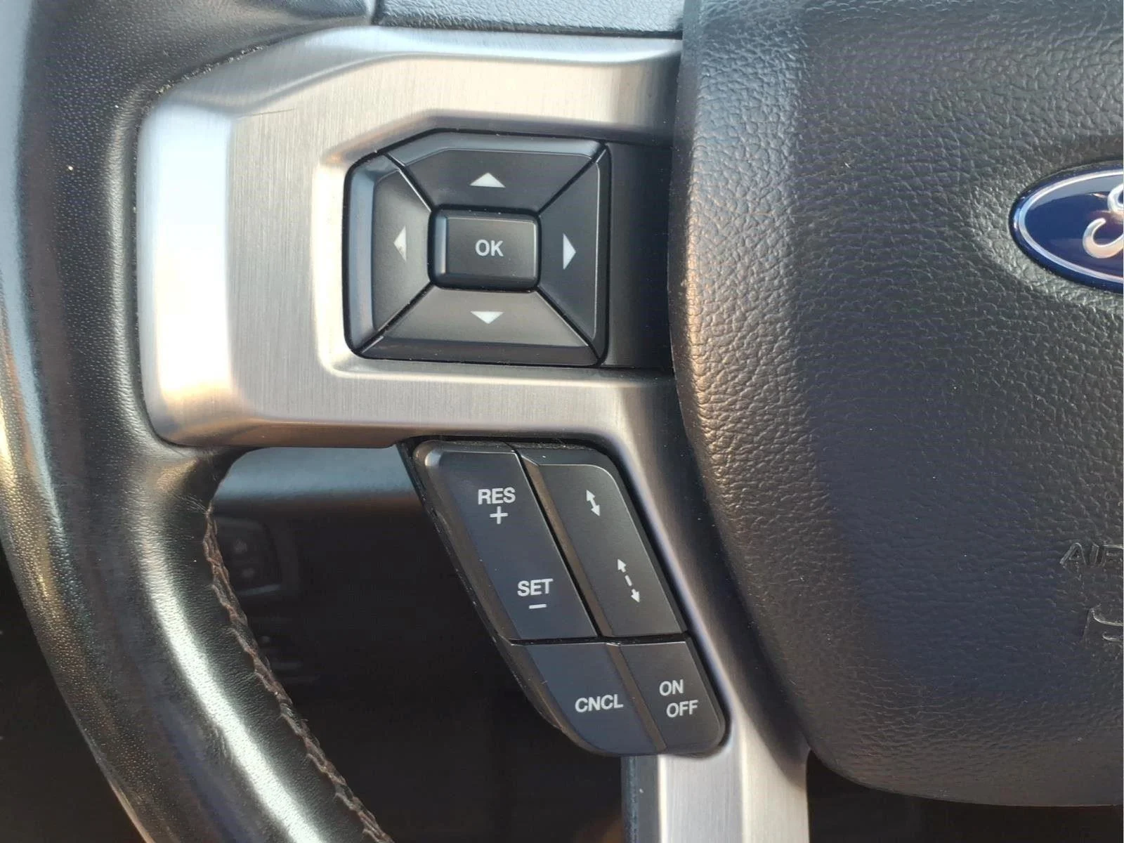 Used 2019 Magnetic Ford Platinum image 21