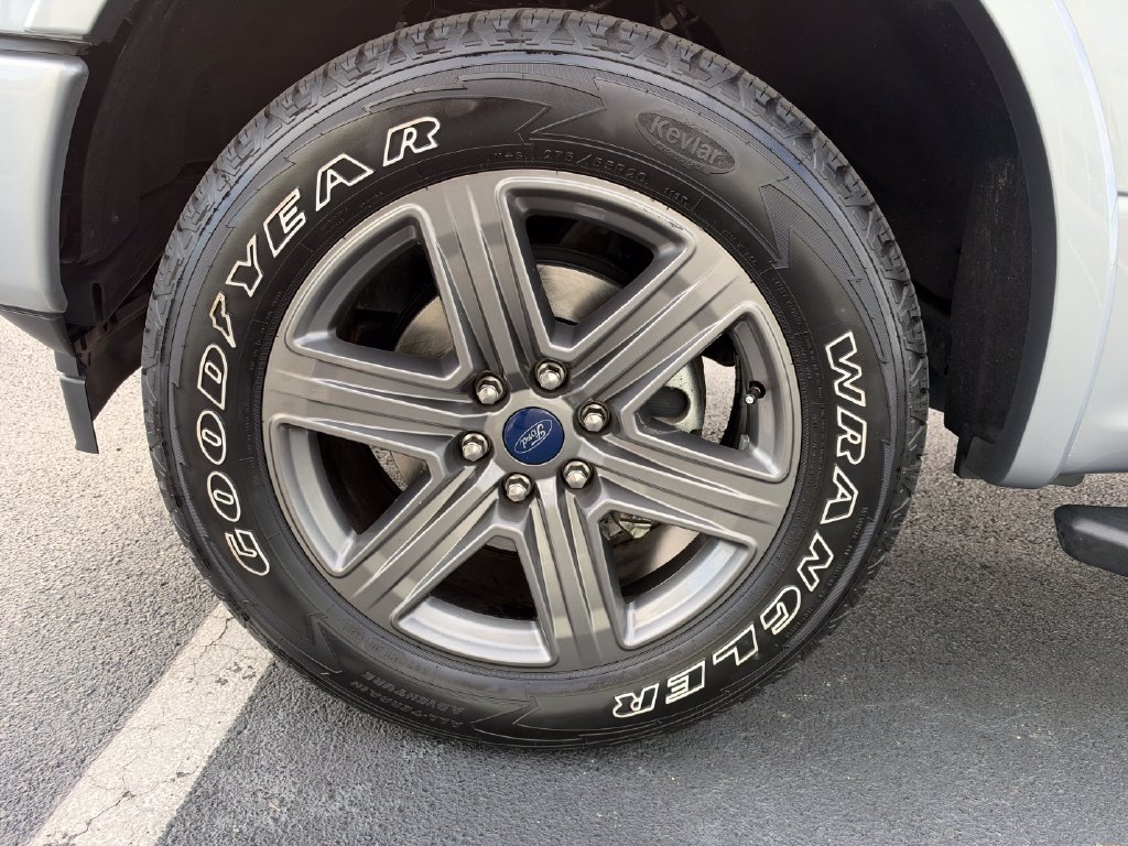 Used 2020 Silver Ford XLT image 7