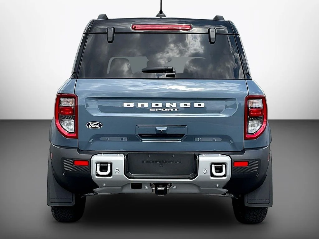 New 2026 Azure Gray Metallic Tri-Coat Ford Outer Banks® image 4